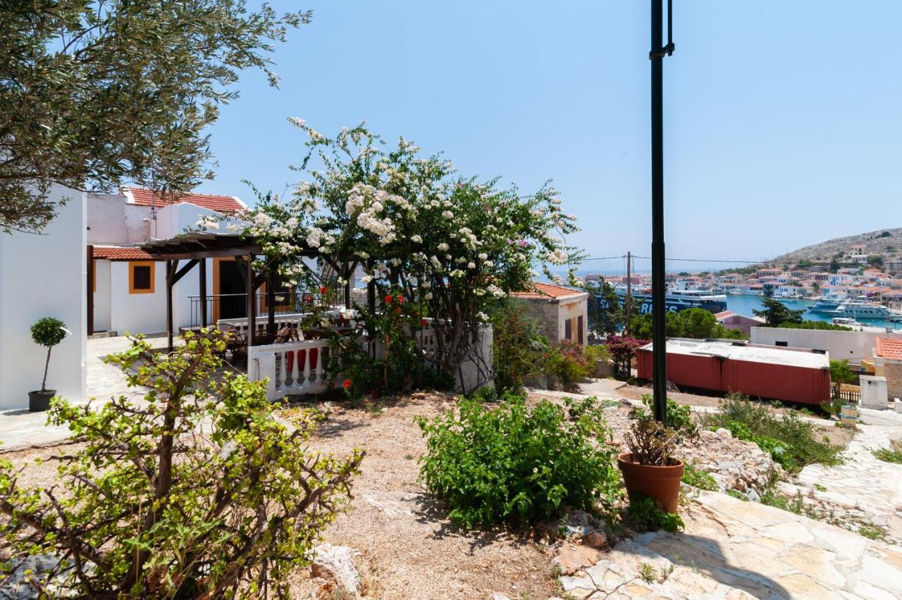 Kiki&Nina Apartment Chalki Town Bagian luar foto