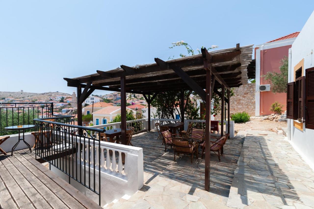 Kiki&Nina Apartment Chalki Town Bagian luar foto